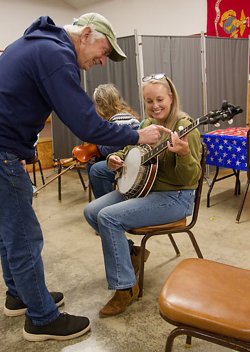 Banjo Lesson at Bluegrass Jam